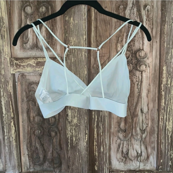 Abercrombie & Fitch strappy ivory bralette M bra - Picture 2 of 3